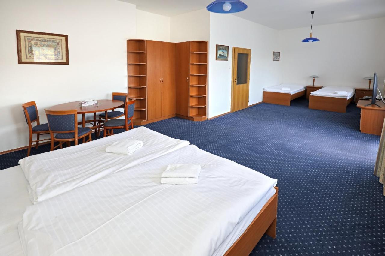 Hotel Laguna Slapy 3*
